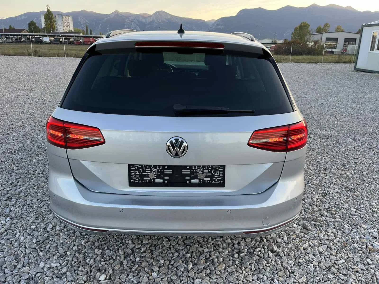 VW Passat 2.0TDI avt navi ful led - изображение 6