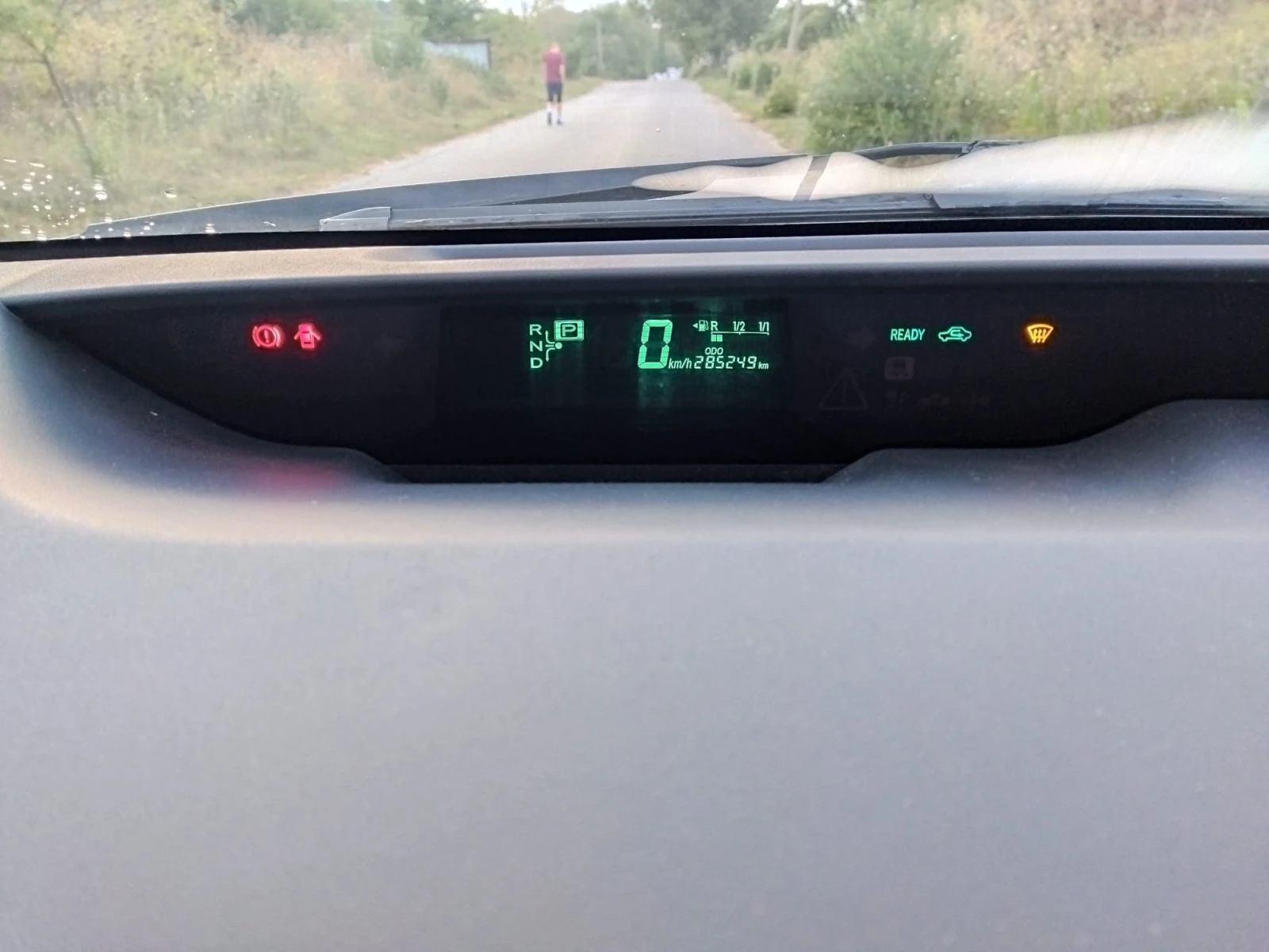Toyota Prius  - изображение 10