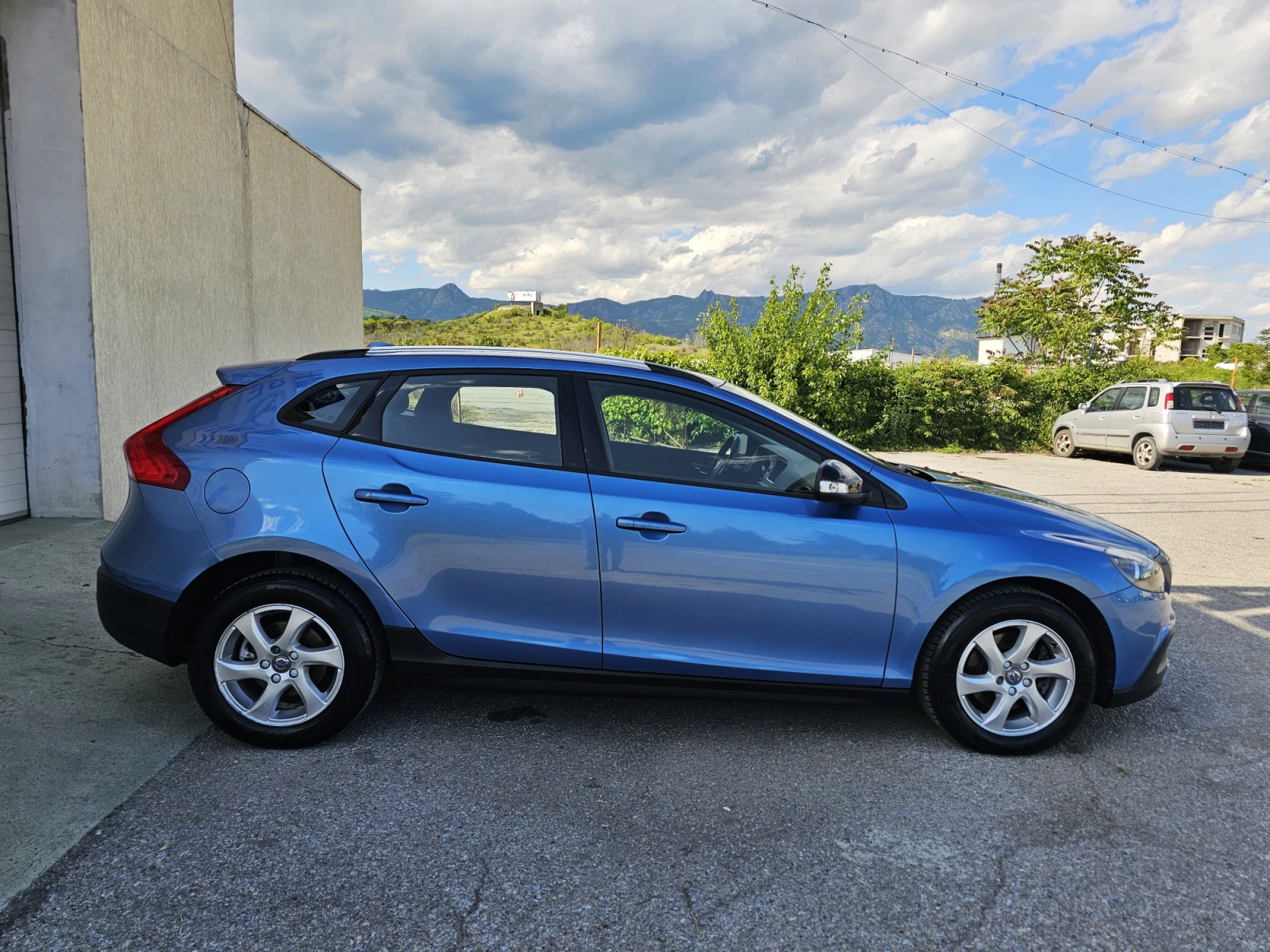 Volvo V40 Cross Country 1.6 - изображение 8