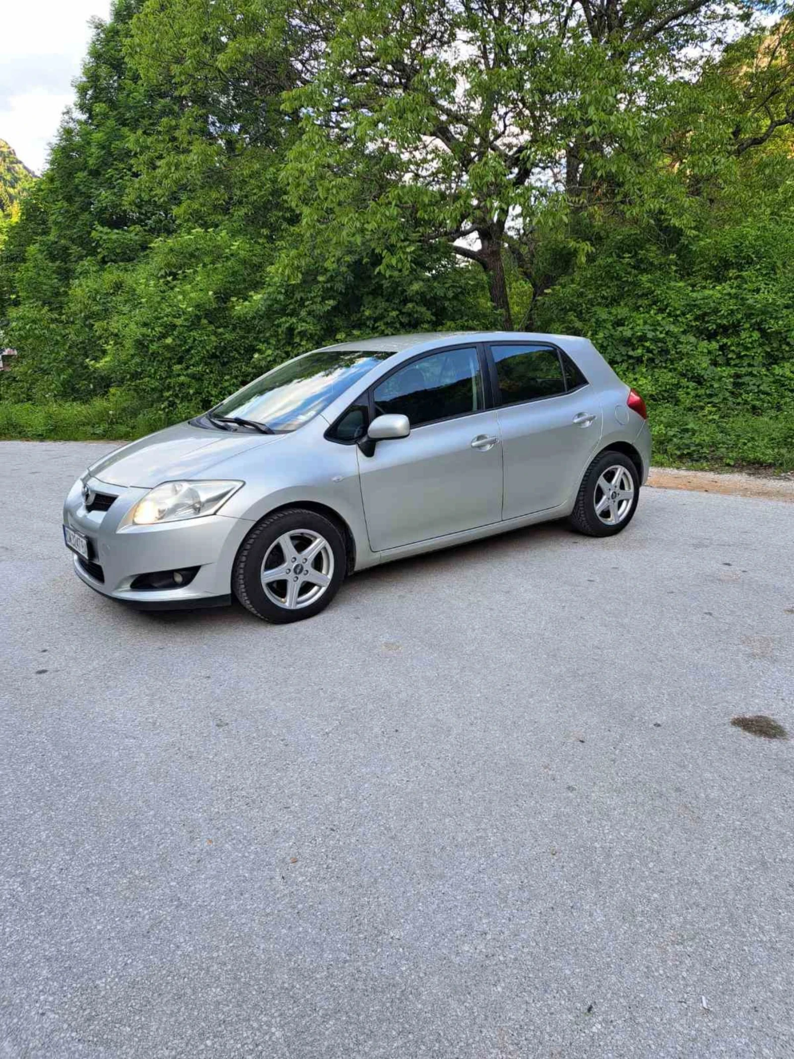 Toyota Auris 2.0 - изображение 3