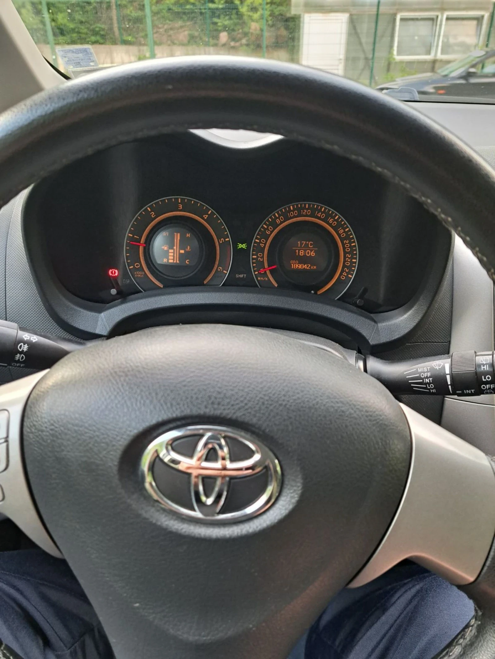 Toyota Auris 2.0 - изображение 10