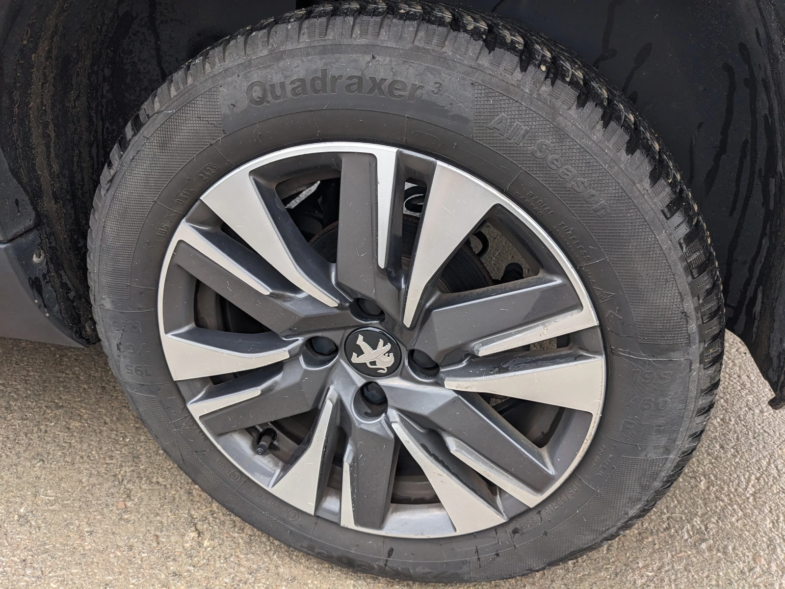 Peugeot 2008 1.2 PureTech Allure | Mobile.bg   16