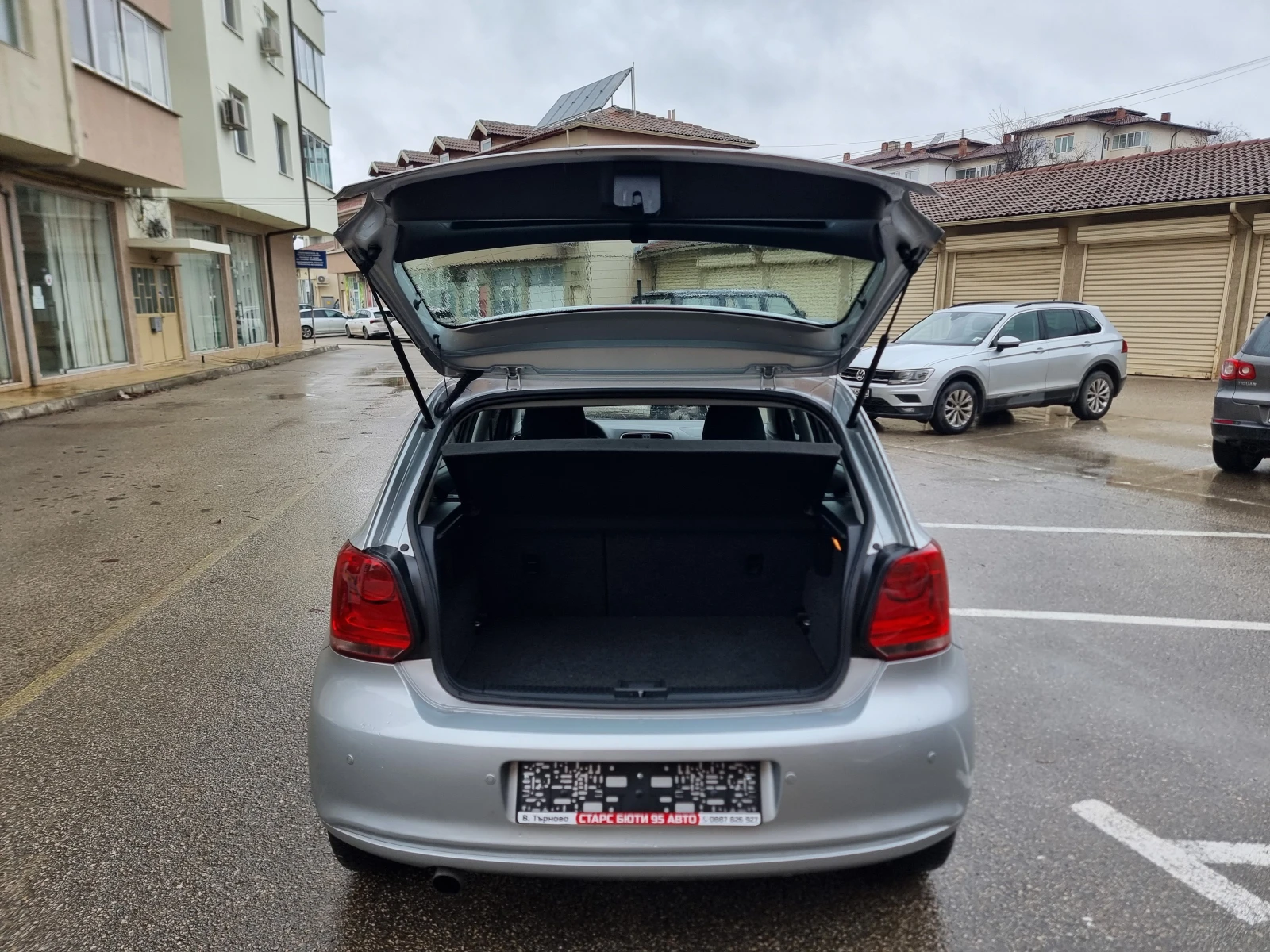 VW Polo 1.6 TDI 90 Кс, снимка 14 - Автомобили и джипове - 54157825