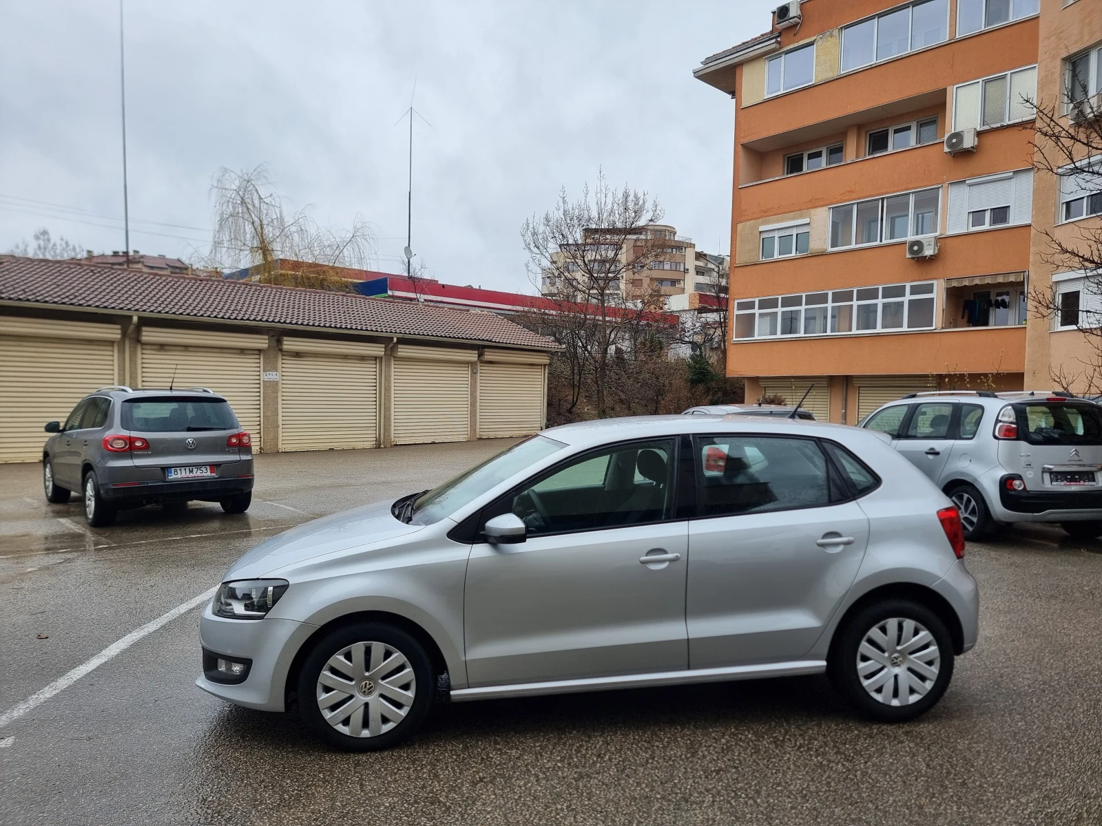 VW Polo 1.6 TDI 90 Кс, снимка 9 - Автомобили и джипове - 54157825