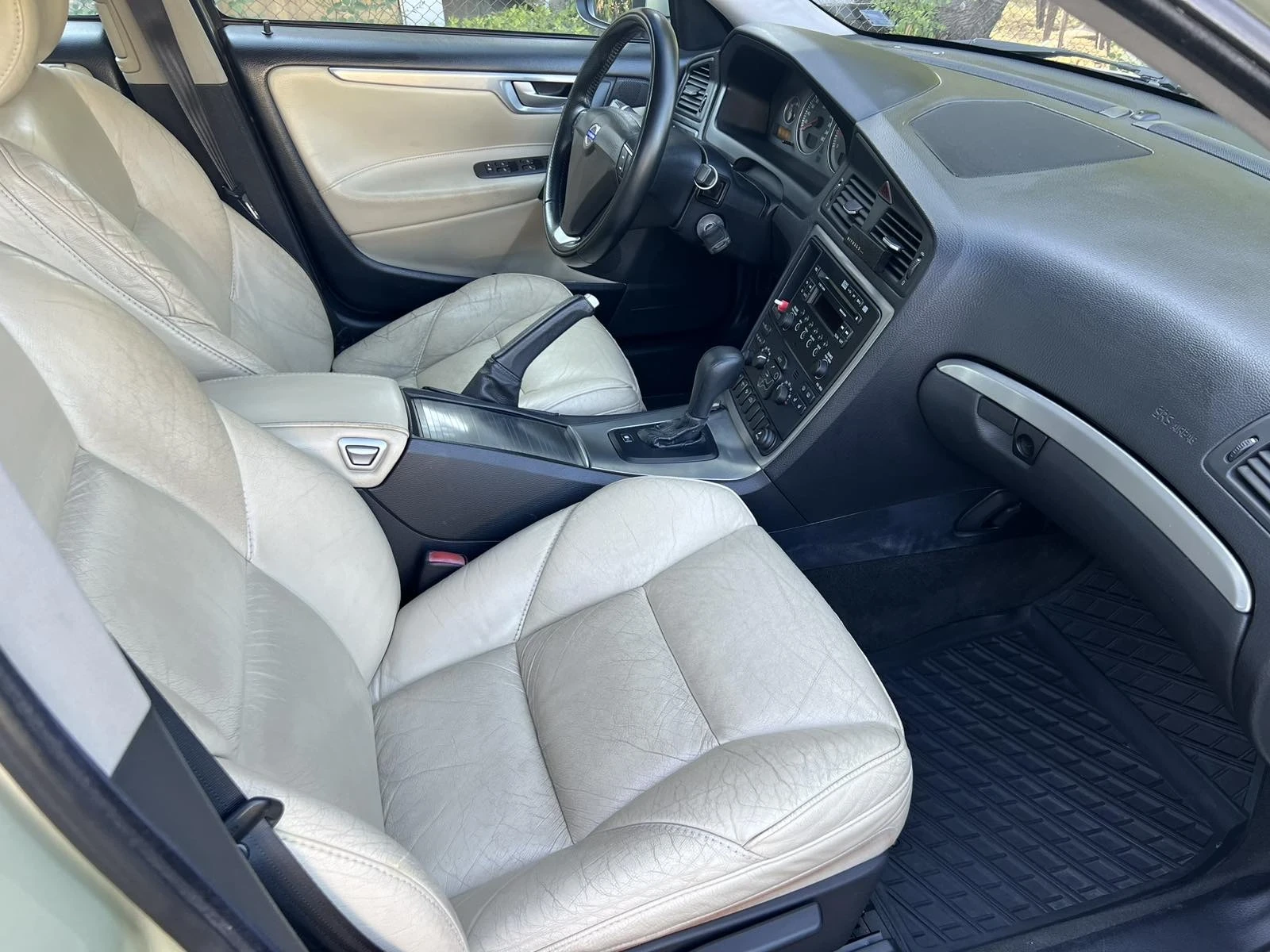 Volvo S60 D5, снимка 4 - Автомобили и джипове - 54311694