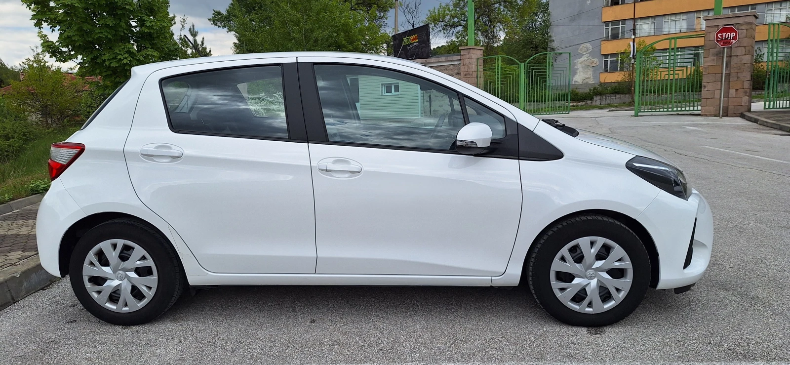 Toyota Yaris 1.5 VVT-I  112k, снимка 5 - Автомобили и джипове - 54398839