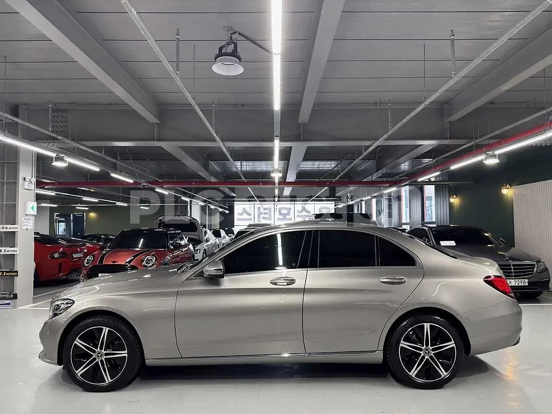 Mercedes-Benz C 220 * АВТОФИНАНСИРАНЕ БЕЗ ПЪРВОНАЧАЛНА ВНОСКА* , снимка 3 - Автомобили и джипове - 54644478