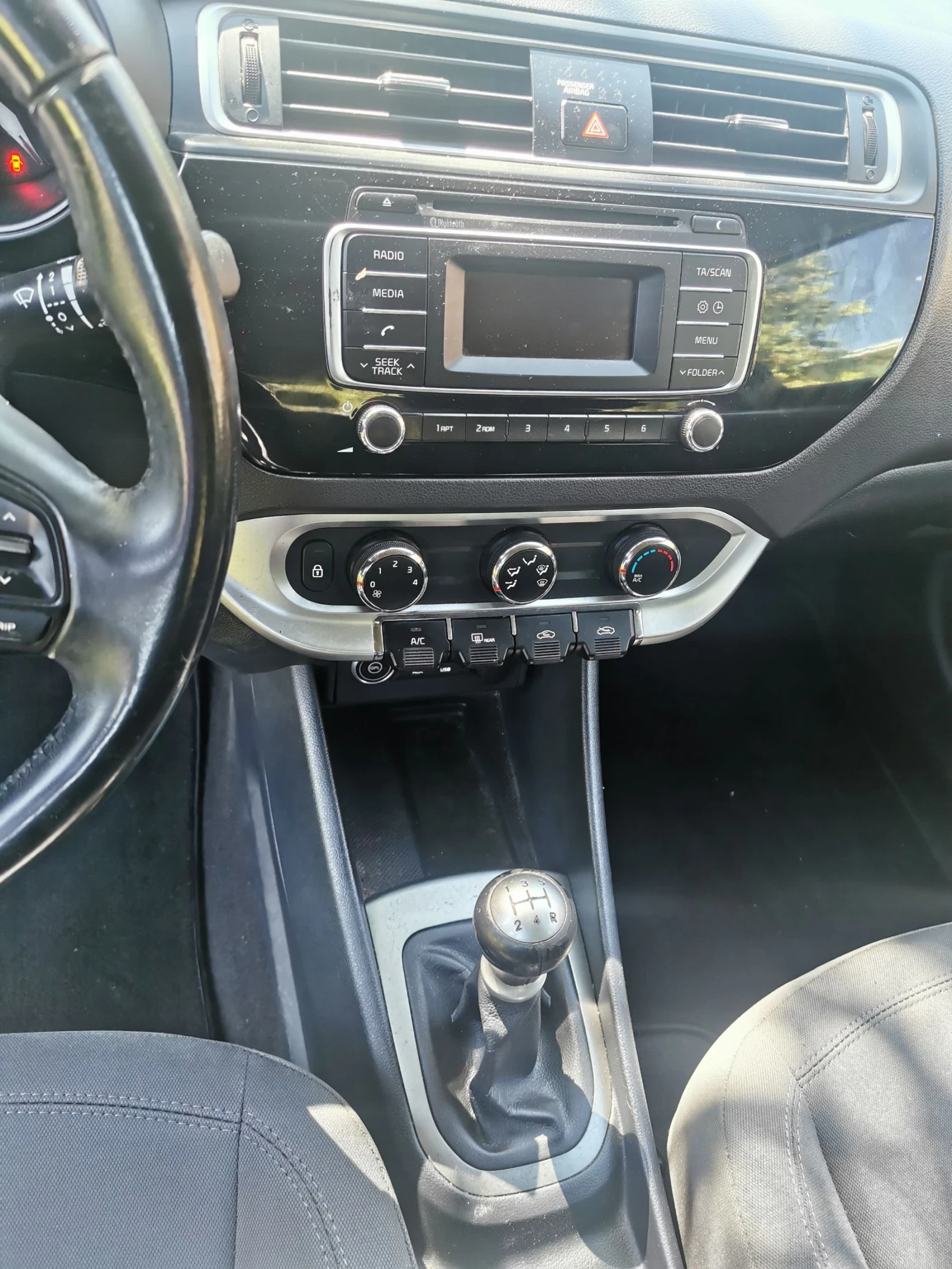 Kia Rio 1.2 - 4 цил. газ фейслифт, снимка 10 - Автомобили и джипове - 54977424