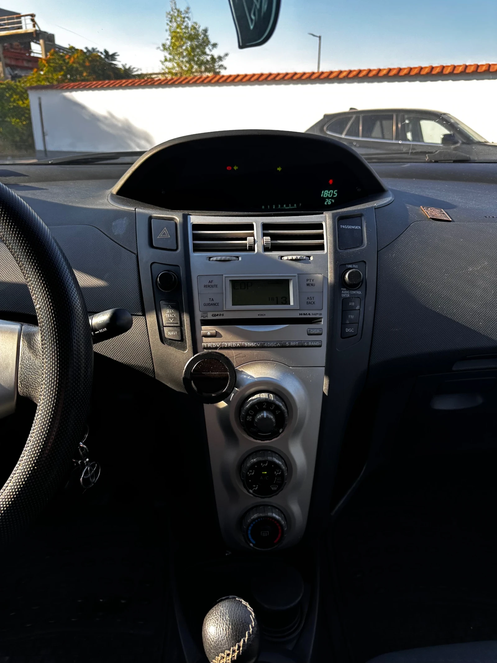 Toyota Yaris 1.33, снимка 7 - Автомобили и джипове - 55565611