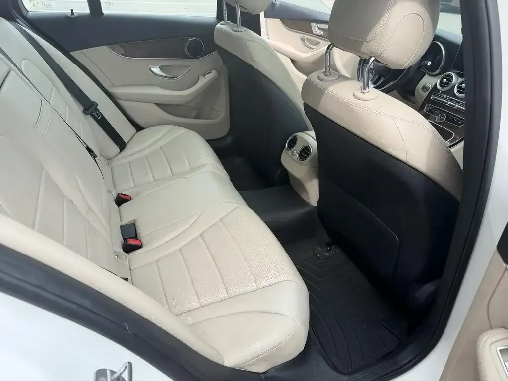 Mercedes-Benz C 300 4MATIC | Panoramic | CarPlay | Blind Spot, снимка 13 - Автомобили и джипове - 55823234
