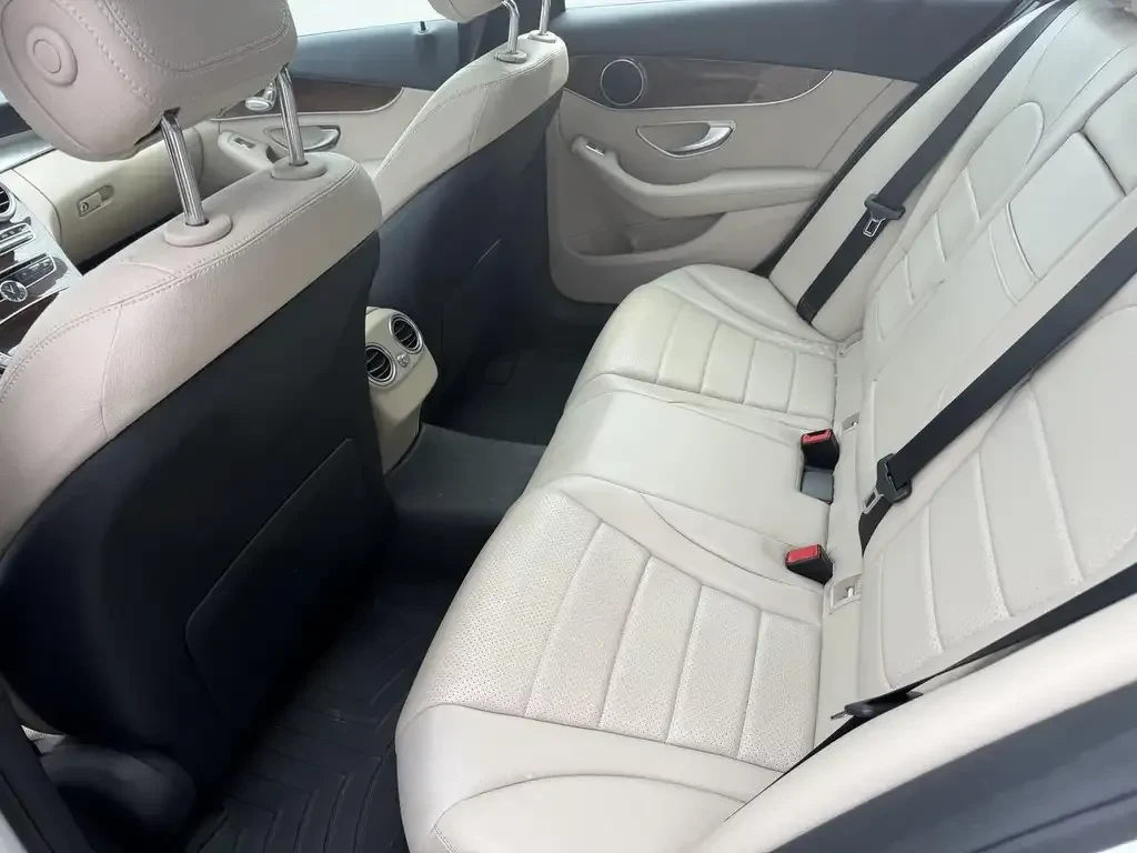 Mercedes-Benz C 300 4MATIC | Panoramic | CarPlay | Blind Spot, снимка 12 - Автомобили и джипове - 55823234