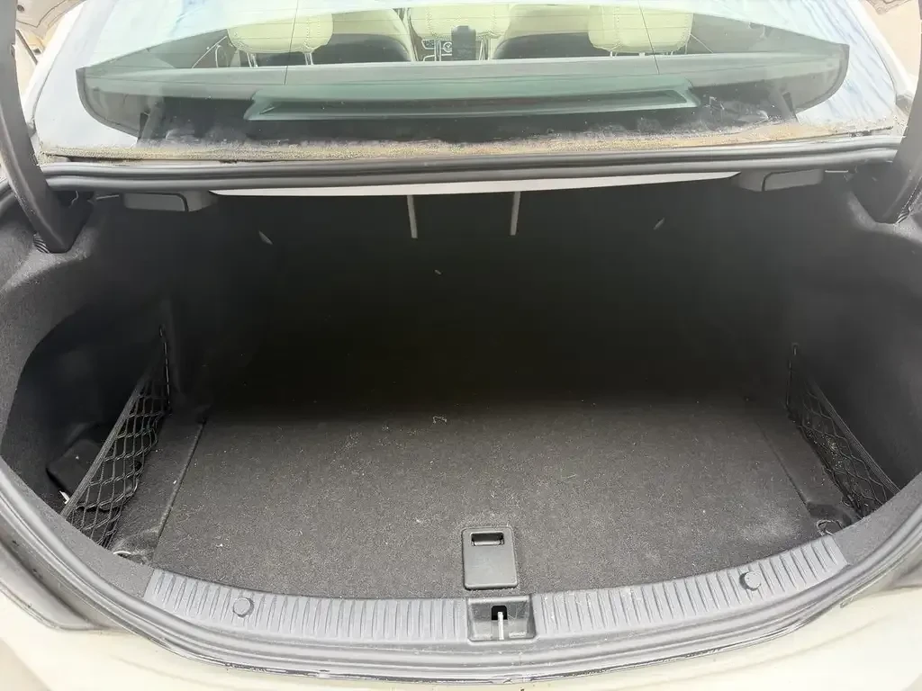 Mercedes-Benz C 300 4MATIC | Panoramic | CarPlay | Blind Spot, снимка 15 - Автомобили и джипове - 55823234