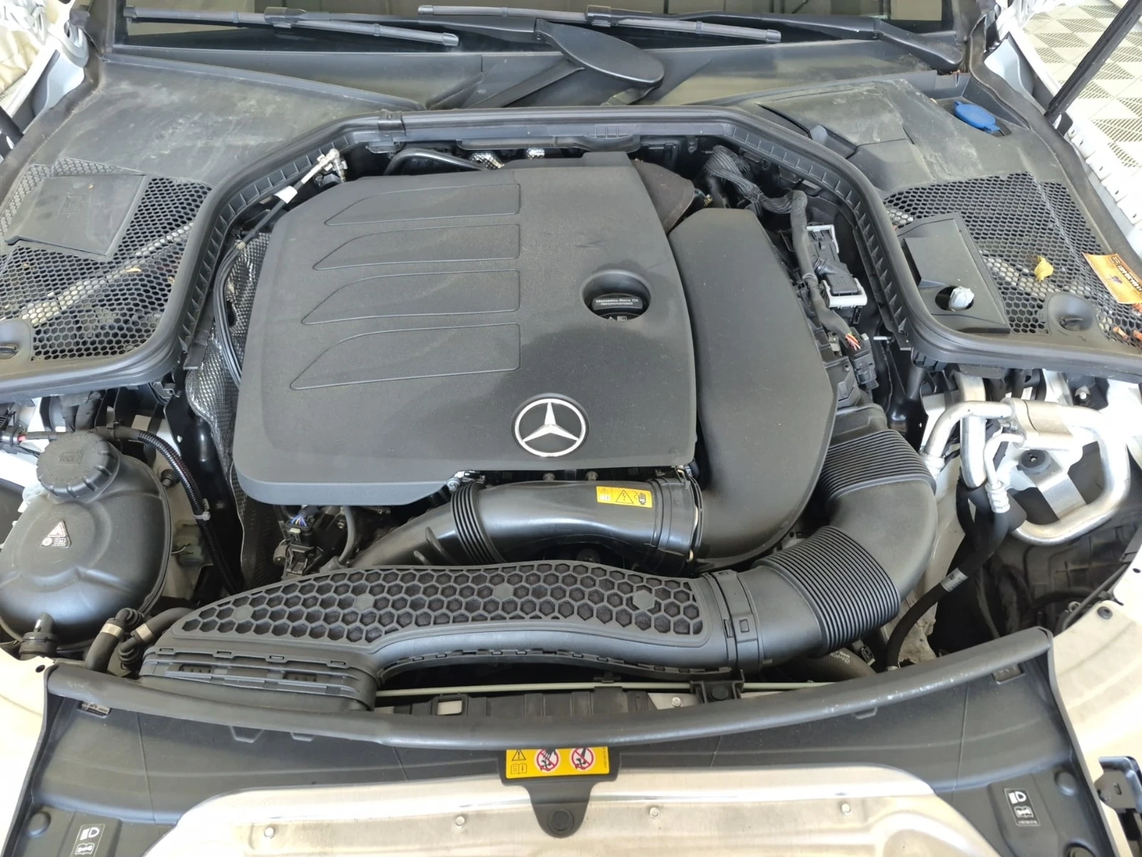 Mercedes-Benz C 300 COUPE| PANO| ПОДГРЕВИ| ЧЕРВЕН САЛОН| 2 КЛЮЧА| , снимка 16 - Автомобили и джипове - 56126128