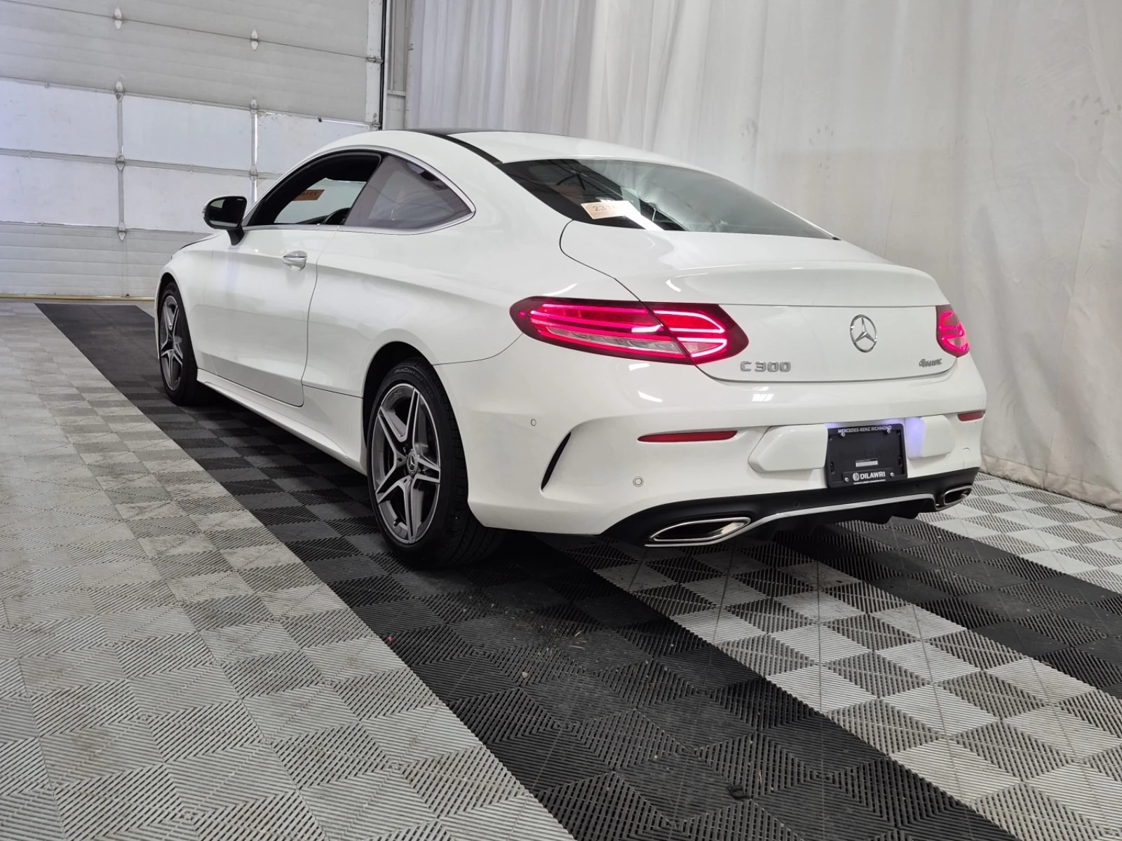 Mercedes-Benz C 300 COUPE| PANO| ПОДГРЕВИ| ЧЕРВЕН САЛОН| 2 КЛЮЧА| , снимка 4 - Автомобили и джипове - 56126128
