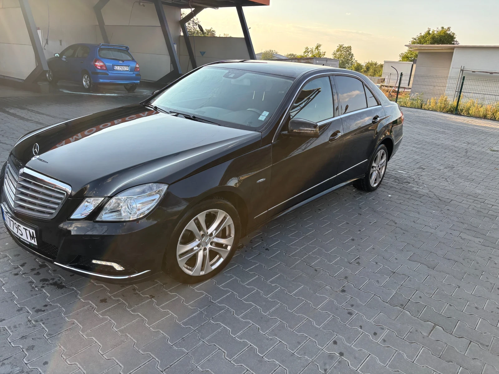 Mercedes-Benz E 200 2.0, снимка 5 - Автомобили и джипове - 56160639