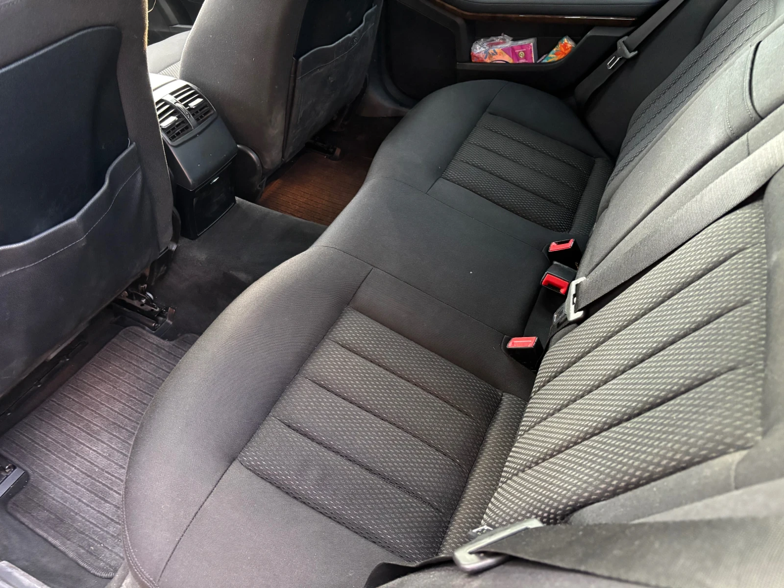 Mercedes-Benz E 200 2.0, снимка 11 - Автомобили и джипове - 56160639