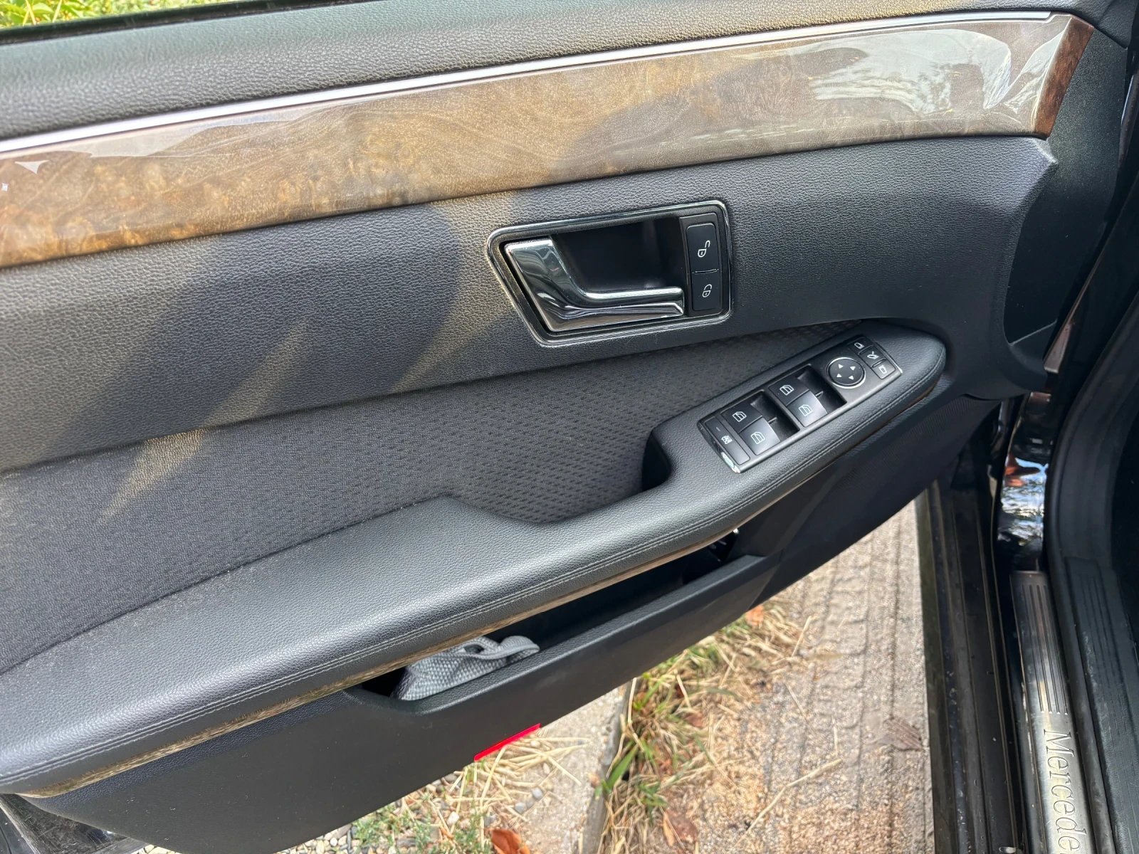 Mercedes-Benz E 200 2.0, снимка 12 - Автомобили и джипове - 56160639