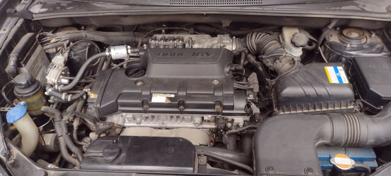 Hyundai Tucson 2.0 газов инжекцион , снимка 12 - Автомобили и джипове - 45890432