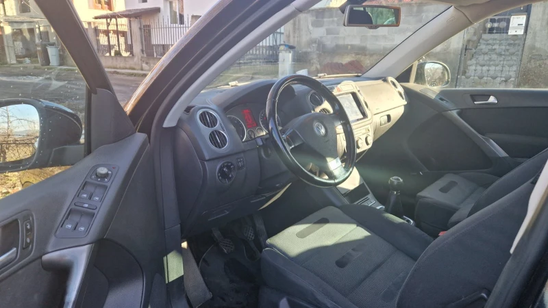 VW Tiguan, снимка 8 - Автомобили и джипове - 52448234