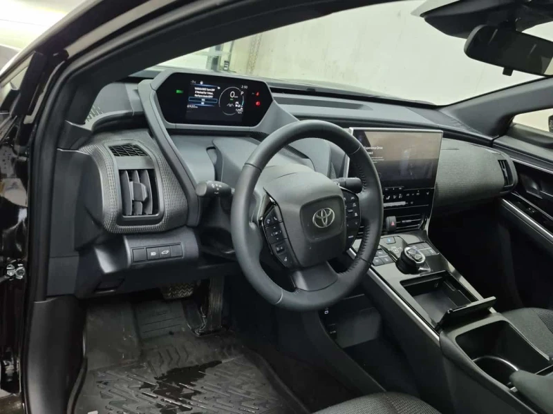 Toyota Rav4 BZ4X LE  CARFAX, снимка 9 - Автомобили и джипове - 53514915