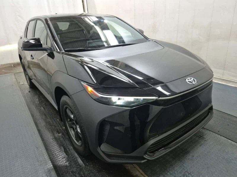 Toyota Rav4 BZ4X LE  CARFAX, снимка 2 - Автомобили и джипове - 53514915