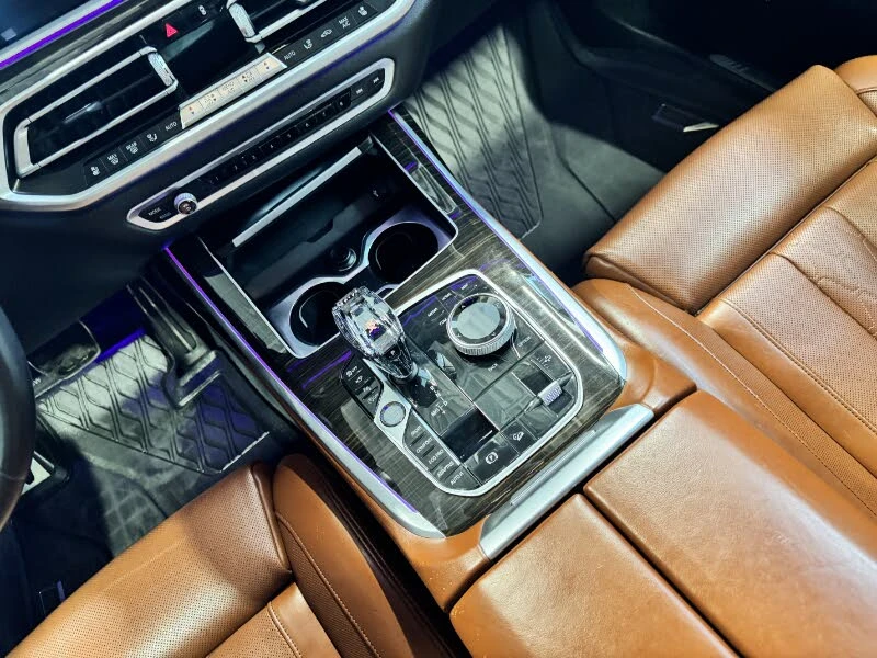 BMW X7 M-PK* B&W* PANO* ЗИМНИ ГУМИ* LASER* DIS* КРАЙНА ЦЕ, снимка 8 - Автомобили и джипове - 55220838