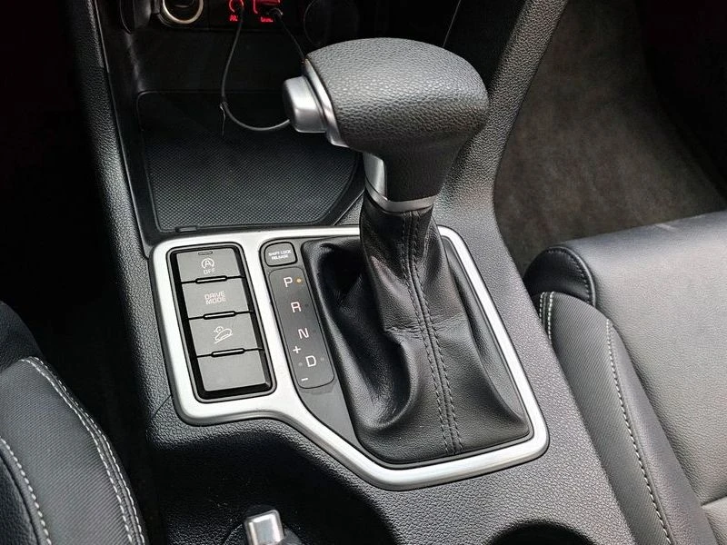 Kia Sportage Diesel 1.7 2WD Trendy| 115к.с.| ВКЛ.ТЕХНОТЕСТ, снимка 9 - Автомобили и джипове - 55222235