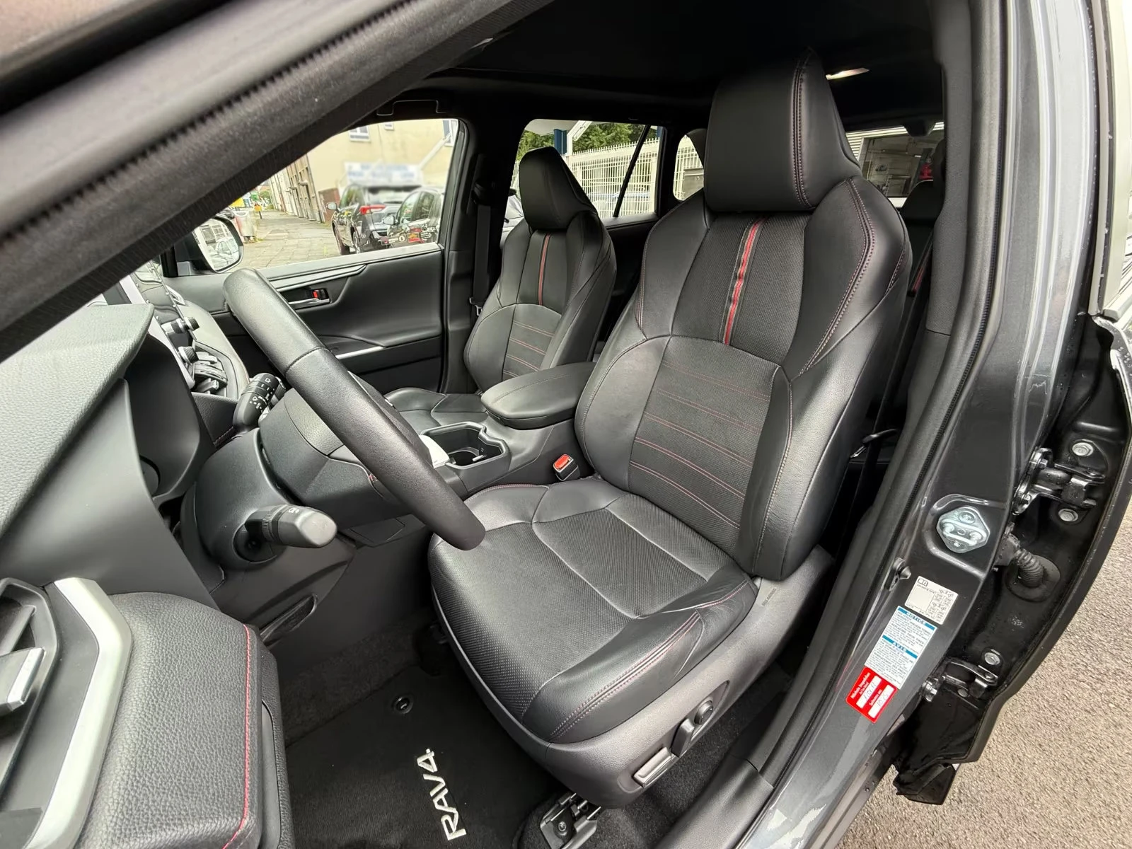 Toyota Rav4 PHEV/306HP/STYLE/PANO/MEMO/HUD/NAVI/KLESS/188gpr - изображение 9