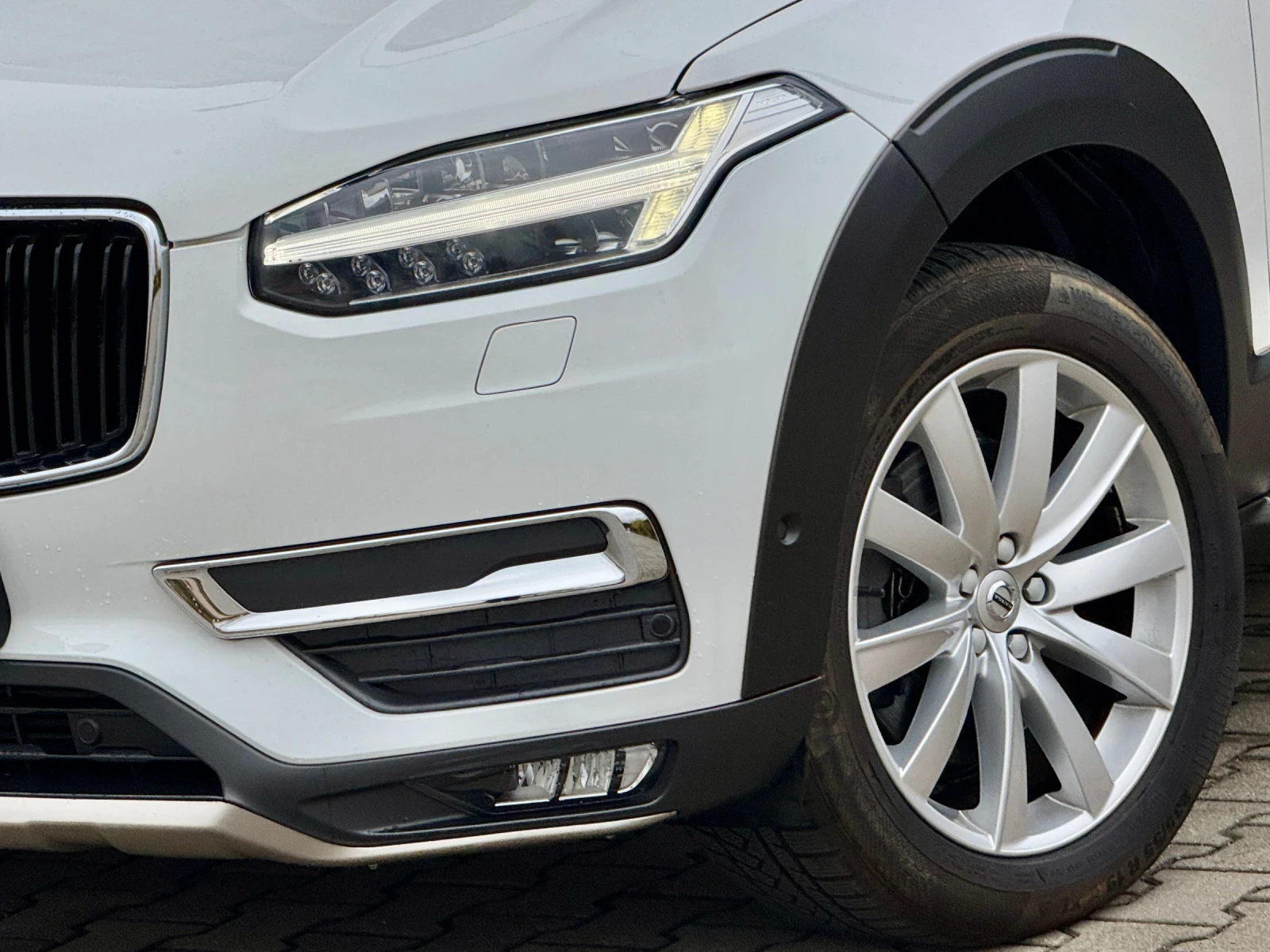 Volvo Xc90 CROSS-KEYLESS GO-ЗОНИ/ЛЕНТИ-7-МЕСТНА-КАТО НОВА/// - изображение 9