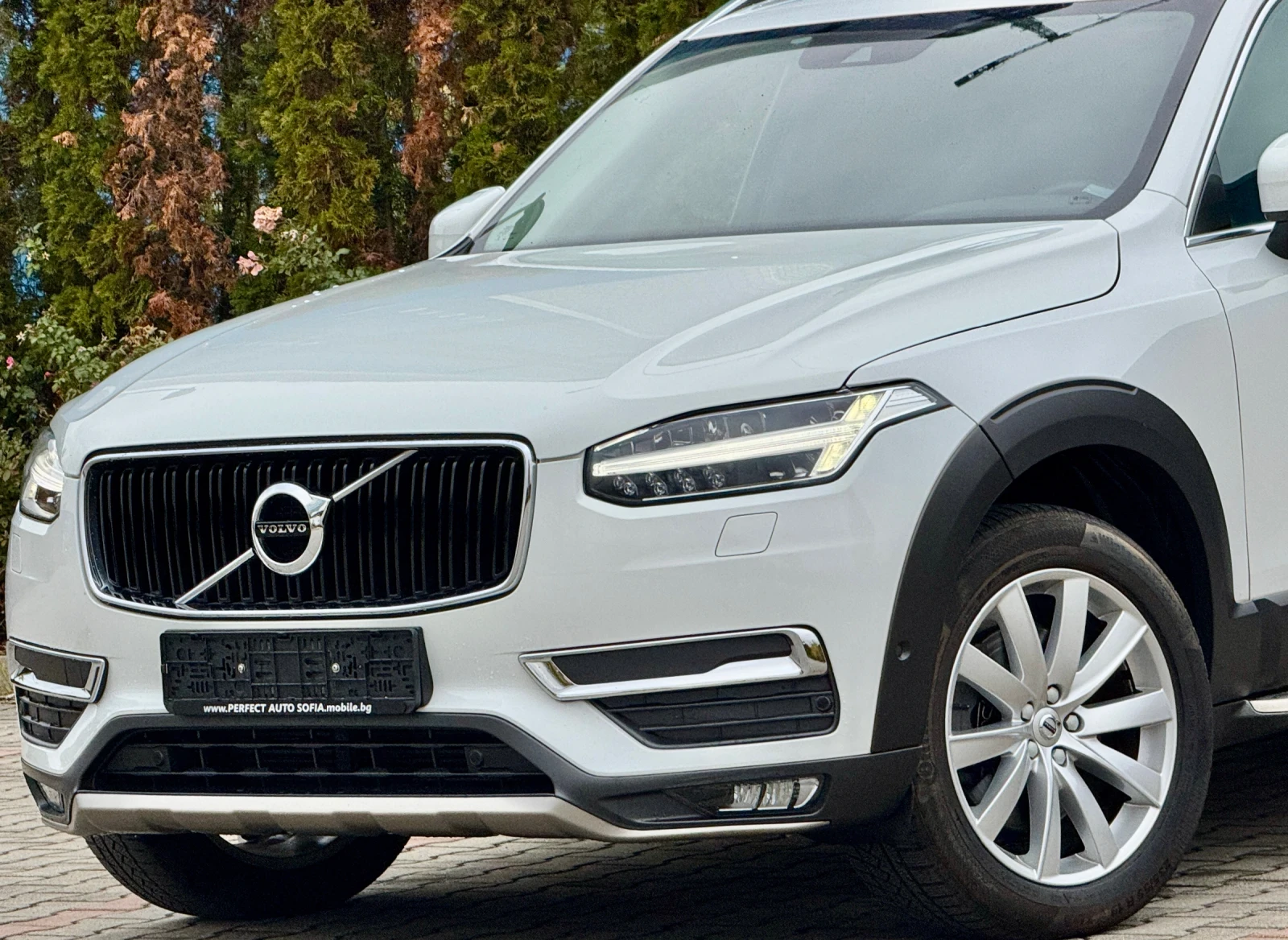 Volvo Xc90 CROSS-KEYLESS GO-ЗОНИ/ЛЕНТИ-7-МЕСТНА-КАТО НОВА/// - изображение 2