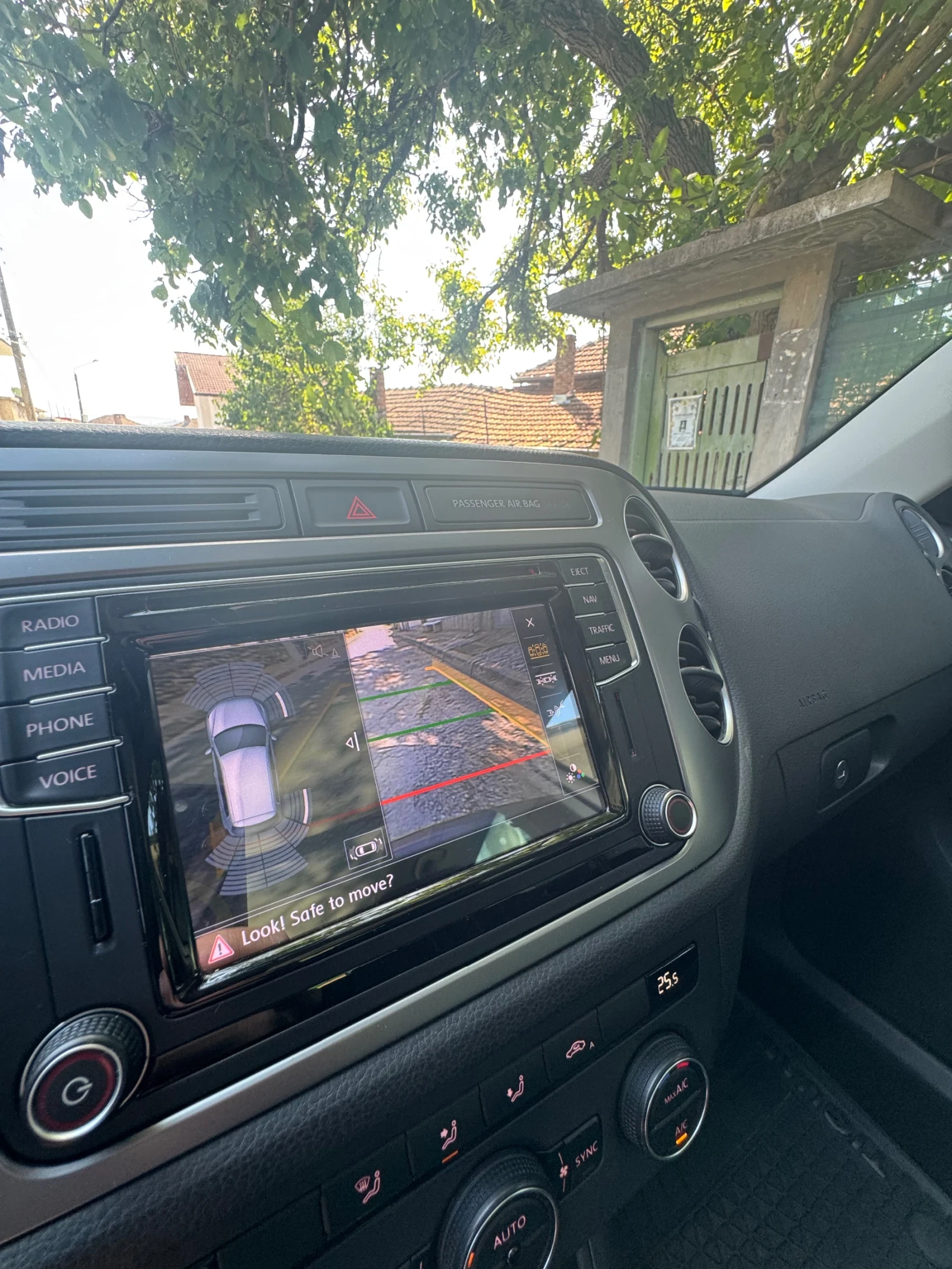 VW Tiguan 2.0 TDI 4x4 150. Keyless. carplay.navi. | Mobile.bg   8