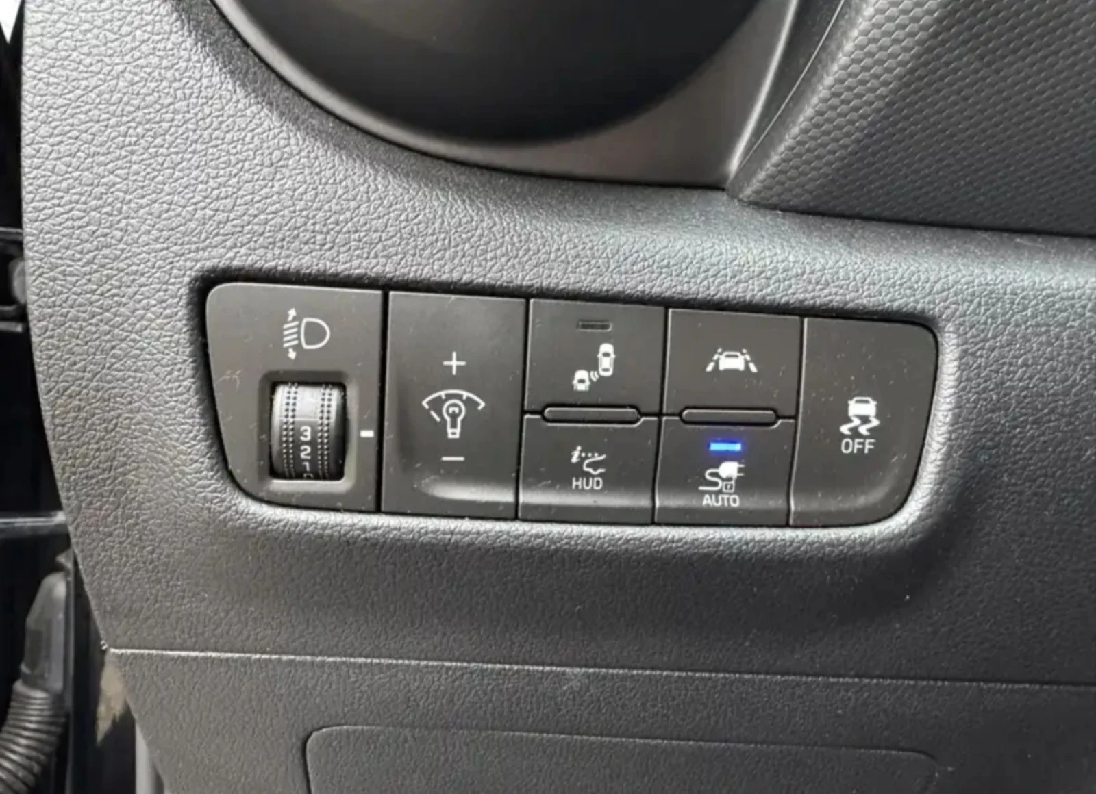 Hyundai Kona Premium, снимка 17 - Автомобили и джипове - 54030855