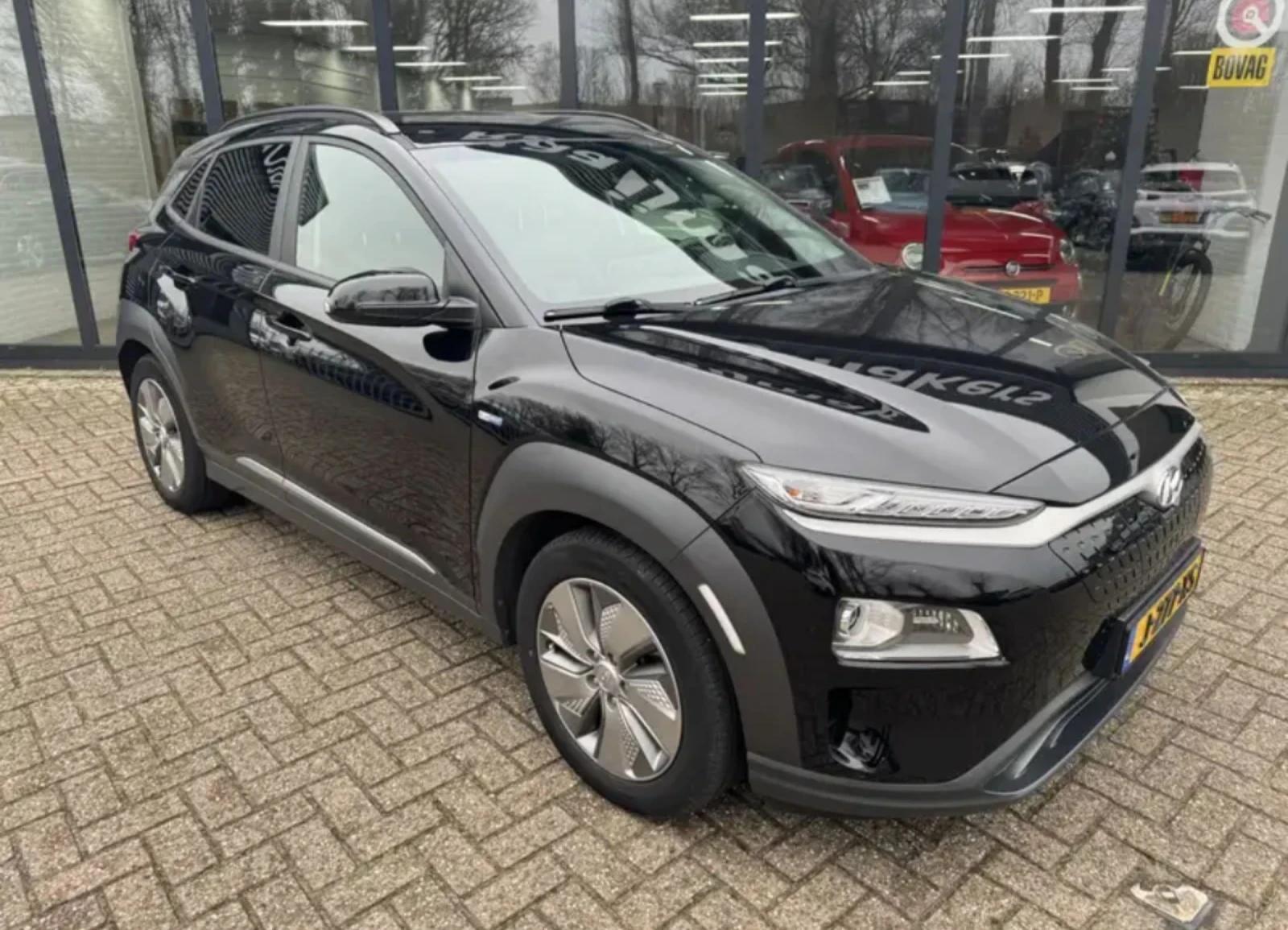 Hyundai Kona Premium, снимка 4 - Автомобили и джипове - 54030855