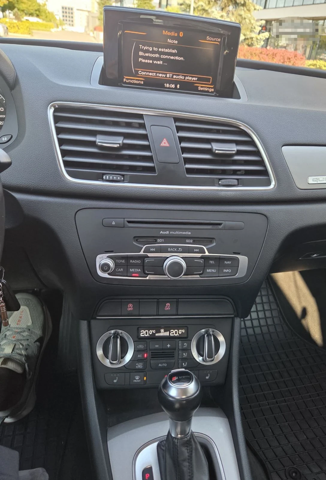Audi Q3 2.0 TDI, снимка 11 - Автомобили и джипове - 55566680