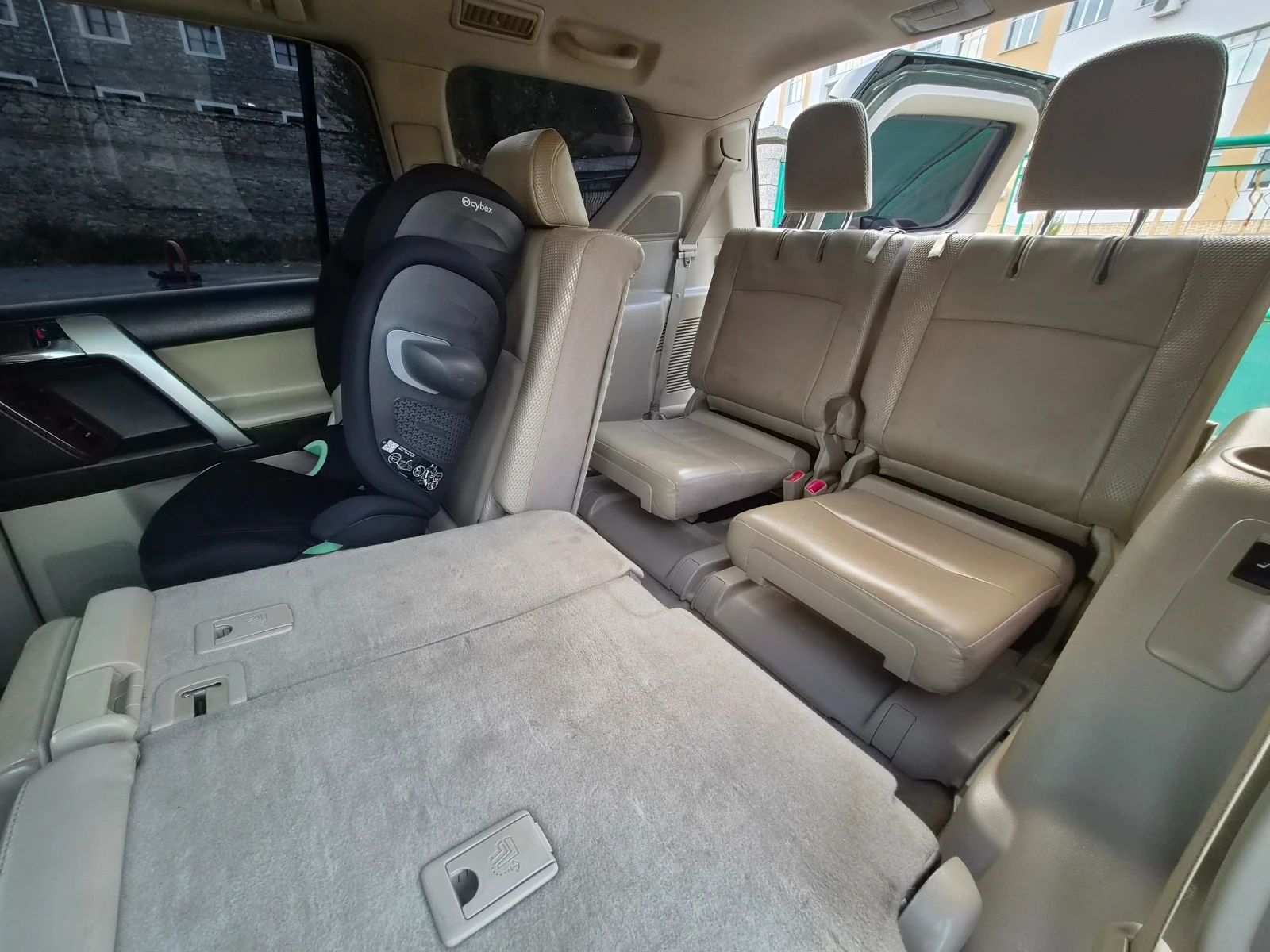 Toyota Land cruiser 3.0 D-4D, снимка 16 - Автомобили и джипове - 55946799