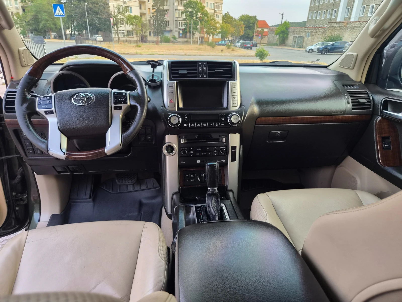 Toyota Land cruiser 3.0 D-4D, снимка 17 - Автомобили и джипове - 55946799