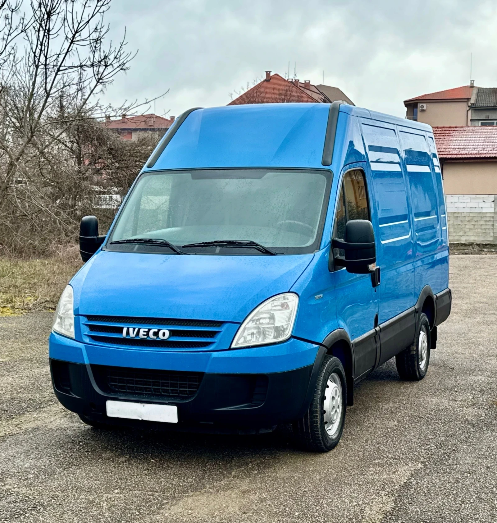 Iveco Daily Климатик* Седалка на Килограми* Сервизна История, снимка 2 - Бусове и автобуси - 53809597