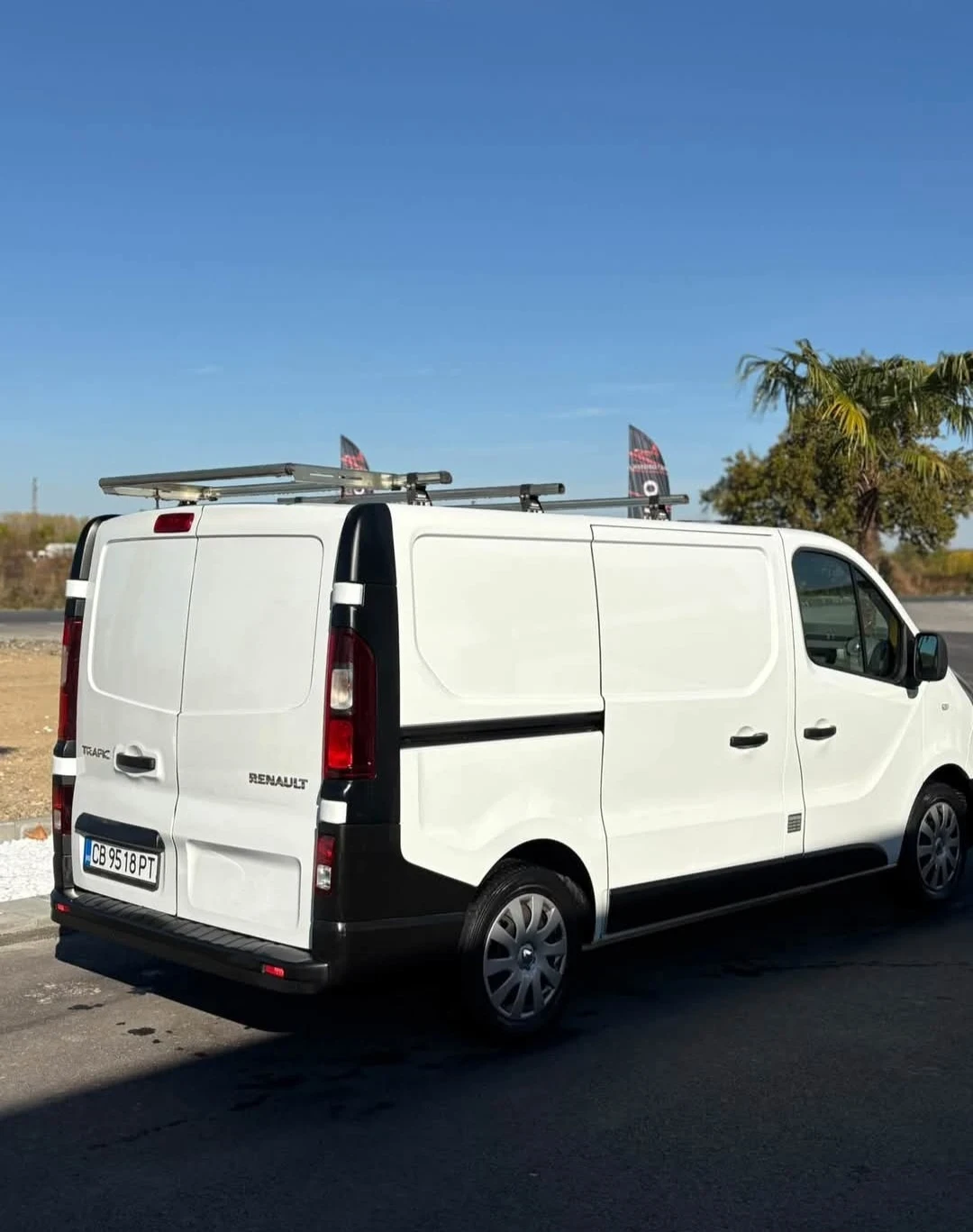 Renault Trafic, снимка 3 - Бусове и автобуси - 56659983