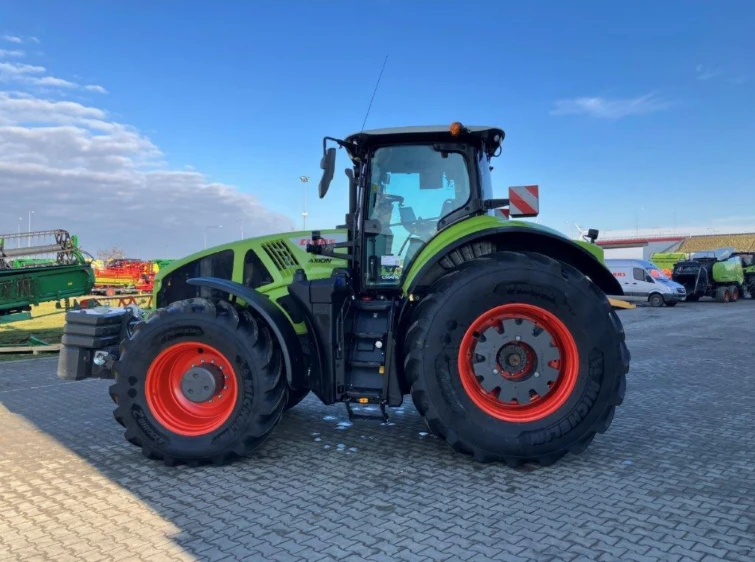 Трактор Claas AXION 930 - изображение 6
