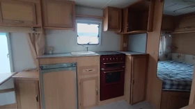 Каравана Avondale 555, снимка 7