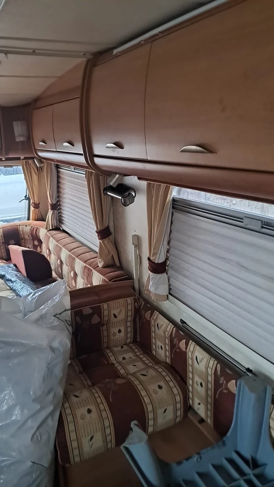 Каравана Swift Utopia 530, снимка 14 - Каравани и кемпери - 52686226