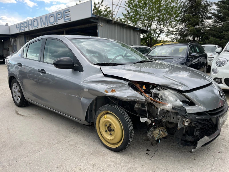 Mazda 3 1.6i DOHC Sedan, снимка 6 - Автомобили и джипове - 45731602