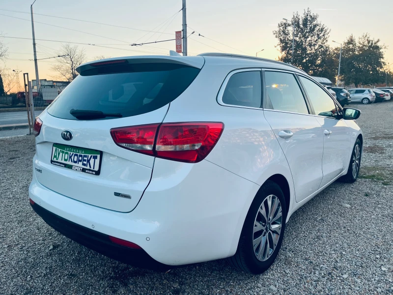 Kia Ceed 1.6 CRDI NAVI, снимка 5 - Автомобили и джипове - 47929479