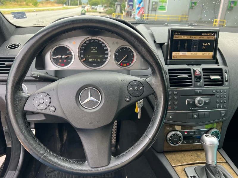 Mercedes-Benz C 300 AMG Harman Kardon 4Matic, снимка 9 - Автомобили и джипове - 48174433