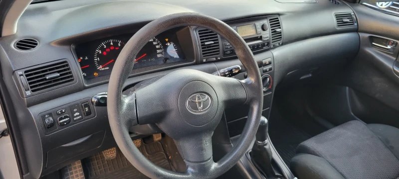 Toyota Corolla, снимка 8 - Автомобили и джипове - 48269995