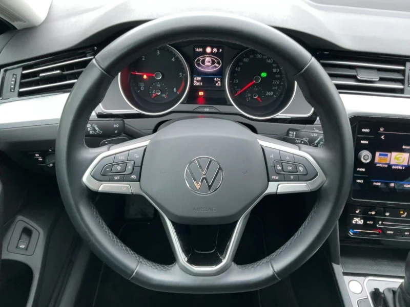 VW Passat VARIANT-2.0TDI/150HP/DSG/BUSINESS/MATRIX/NAVI/641b, снимка 9 - Автомобили и джипове - 48392356