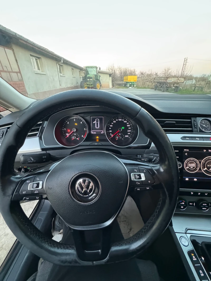 VW Passat B8 2.0 TDI 150kc DSG, снимка 8 - Автомобили и джипове - 48454982