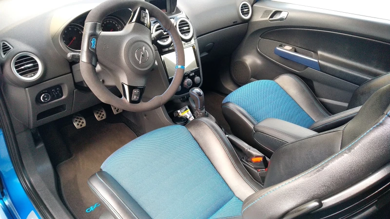 Opel Corsa OPC Limited Edition, снимка 14 - Автомобили и джипове - 48725670