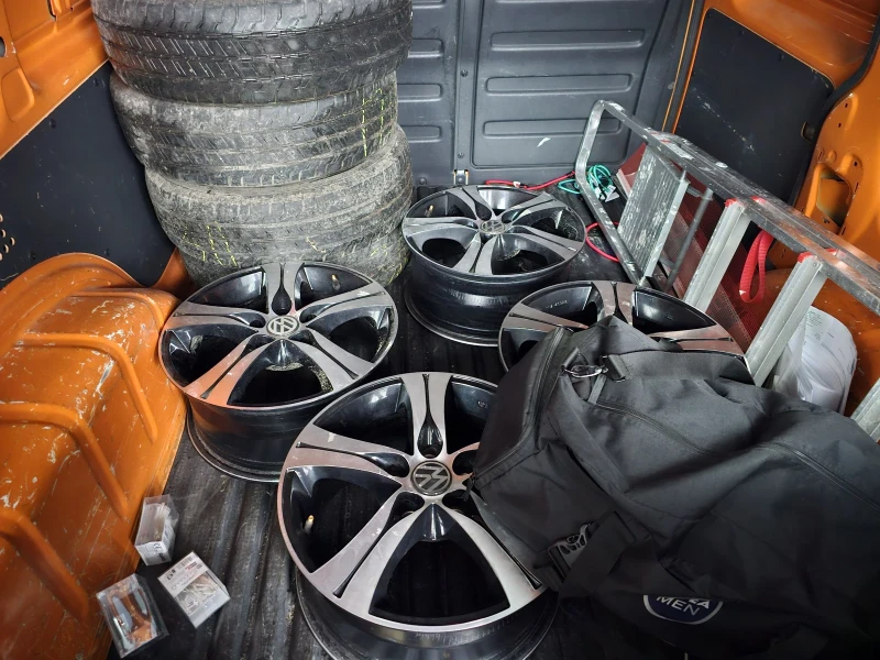 VW Caddy 1.4ТGI 2017г. Фабричен Метан Виж описанието, снимка 16 - Автомобили и джипове - 52505472