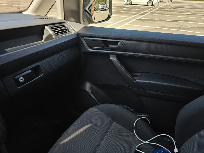 VW Caddy 1.4ТGI 2017г. Фабричен Метан Виж описанието, снимка 12 - Автомобили и джипове - 52505472